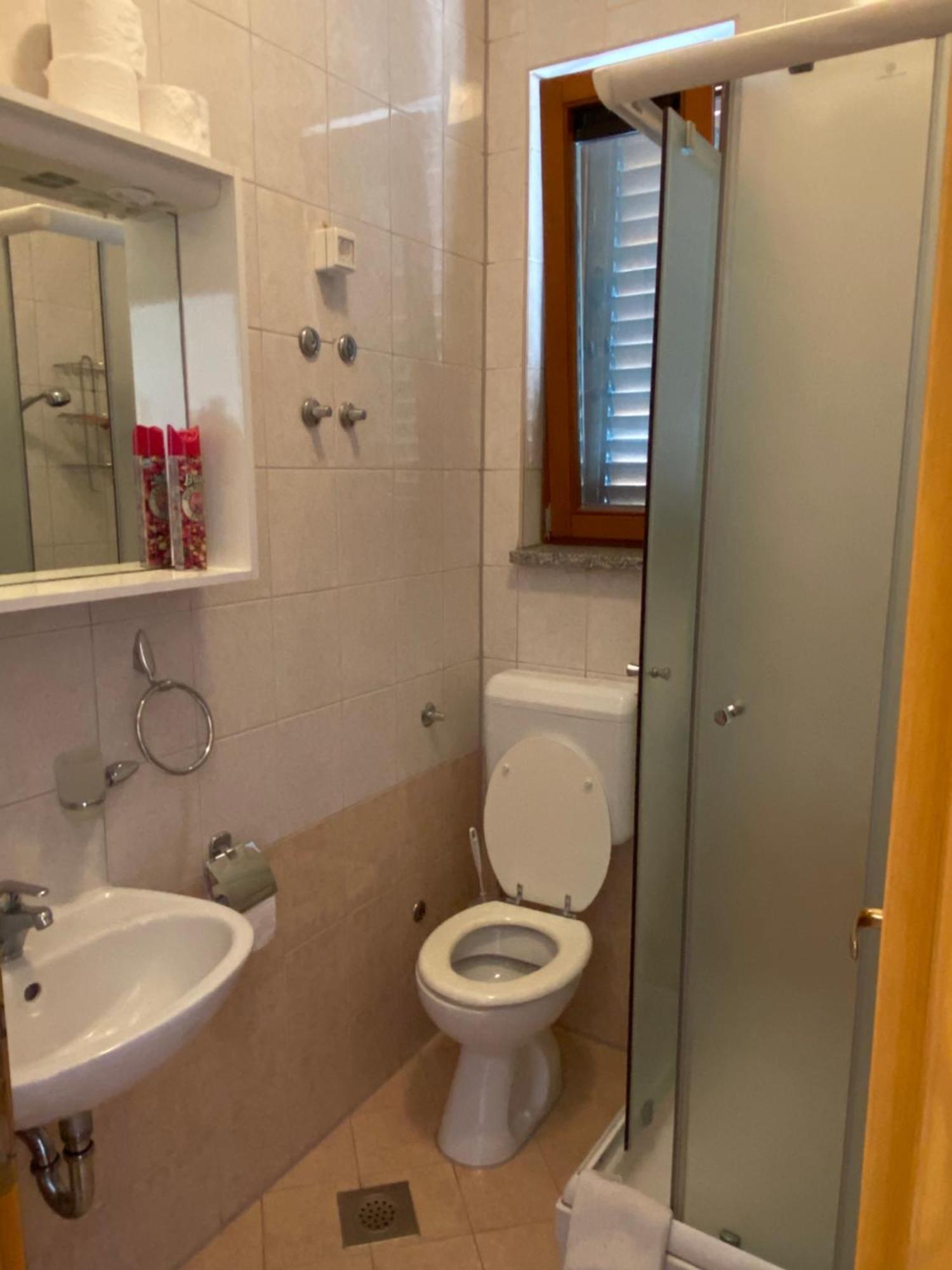 Villa Punta Rovanjska Rom bilde